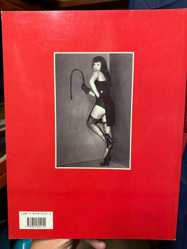 Betty Page: Queen of Pin-Up