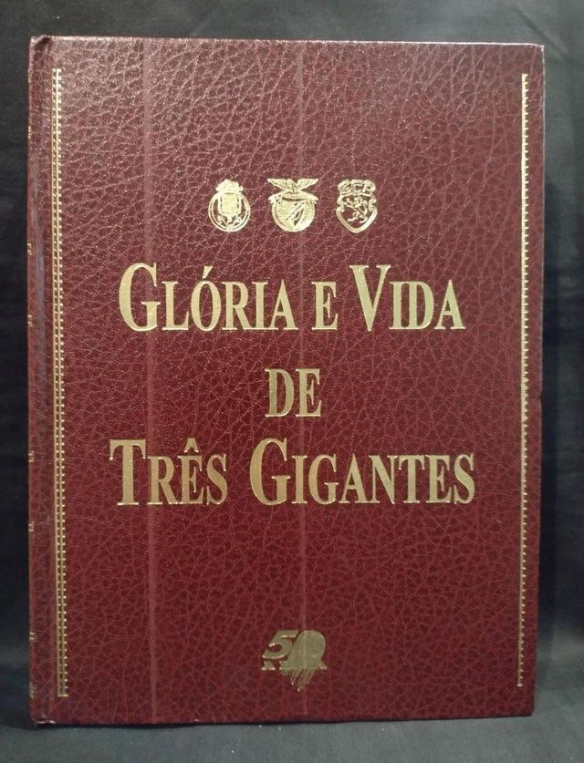 Glória e Vida de Três Grandes - António Simões