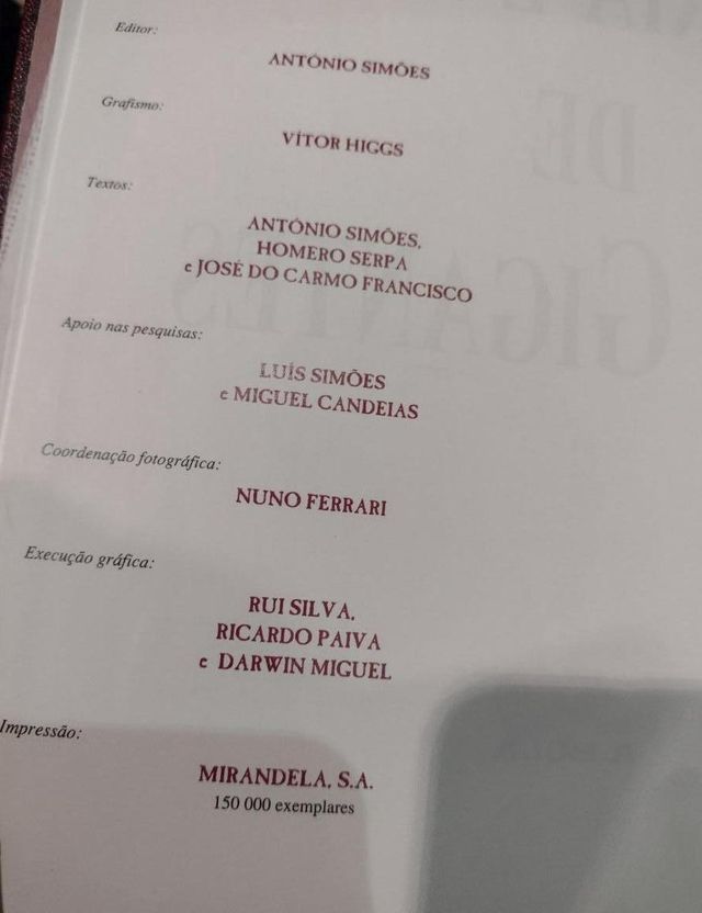 Glória e Vida de Três Grandes - António Simões