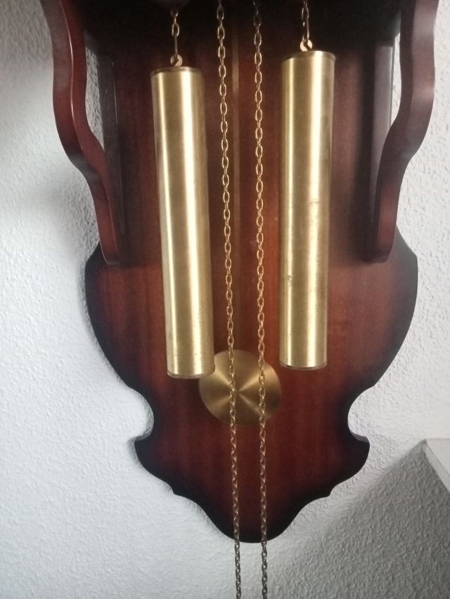 Relog de pared antiguo