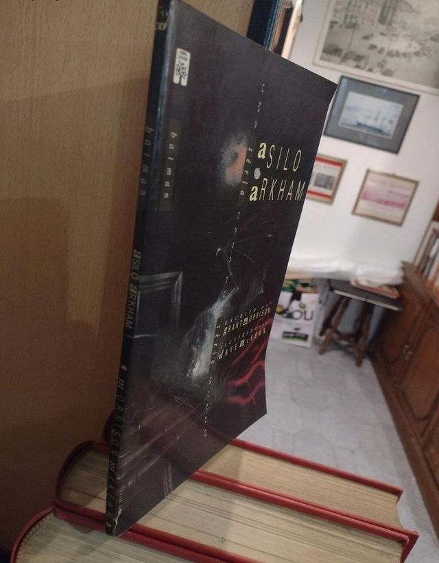 Batman o Asilo Arkham uma séria casa num sério mun