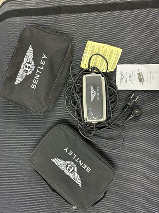 Mantenedor y cargador de Bateria BENTLEY