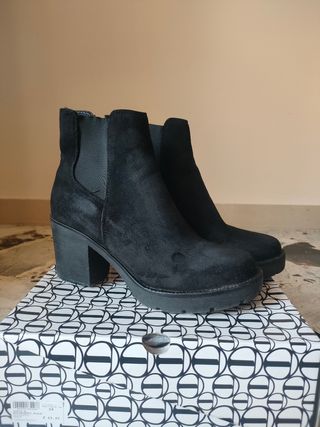 Stivaletti con tacco