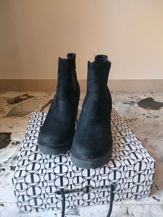 Stivaletti con tacco