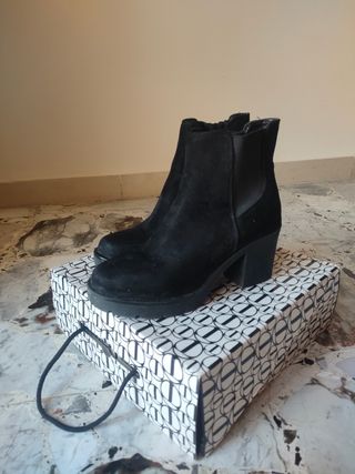 Stivaletti con tacco