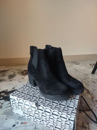 Stivaletti con tacco