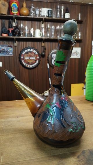 Porron vintage con detalles en cuero