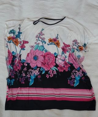 Vendo pack de 5 camisetas. 