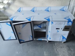 MESA REFRIGERADA FABRICADA A MEDIDA