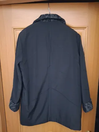 Chaquetón repele el agua y pelo sintetico