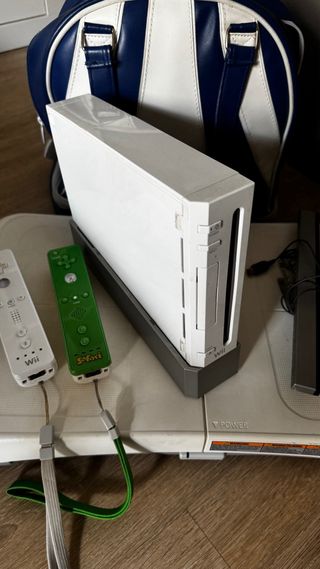 Wii + juegos + wiifit