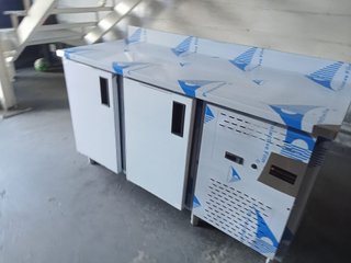 BAJO MOSTRADOR 2 PUERTAS ACERO INOXIDABLE