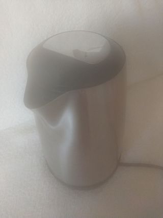 Fervedor eléctrico da marca Bosch, com pouco uso.