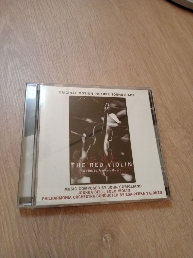 EL VIOLIN ROJO. THE RED VIOLIN.