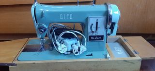 Máquina de coser ALFA antigua