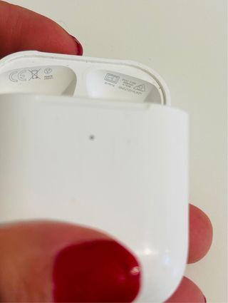 CAJA DE CARGA AIRPODS