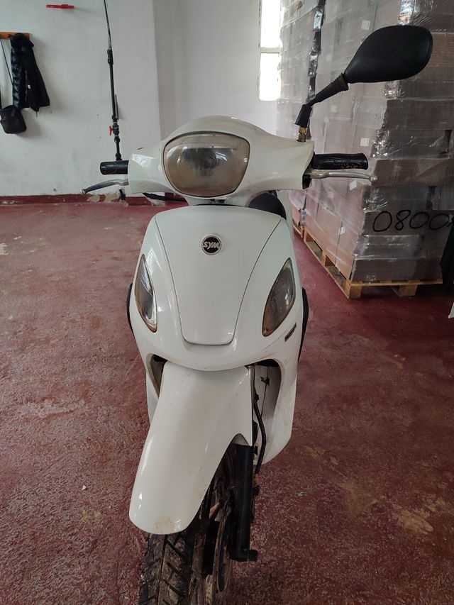 Ciclomotor Sym cargo 4 tiempos canals