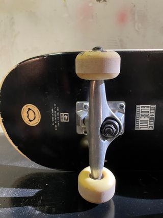 SKATEBOARD GLOBE INTL