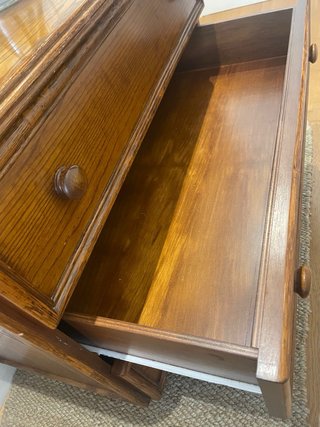 Comoda madera en buen uso