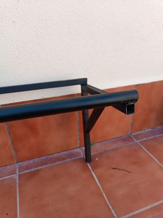 Soporte saco de boxeo y barra dominadas