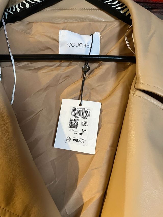 Gabardina color Camel con etiqueta