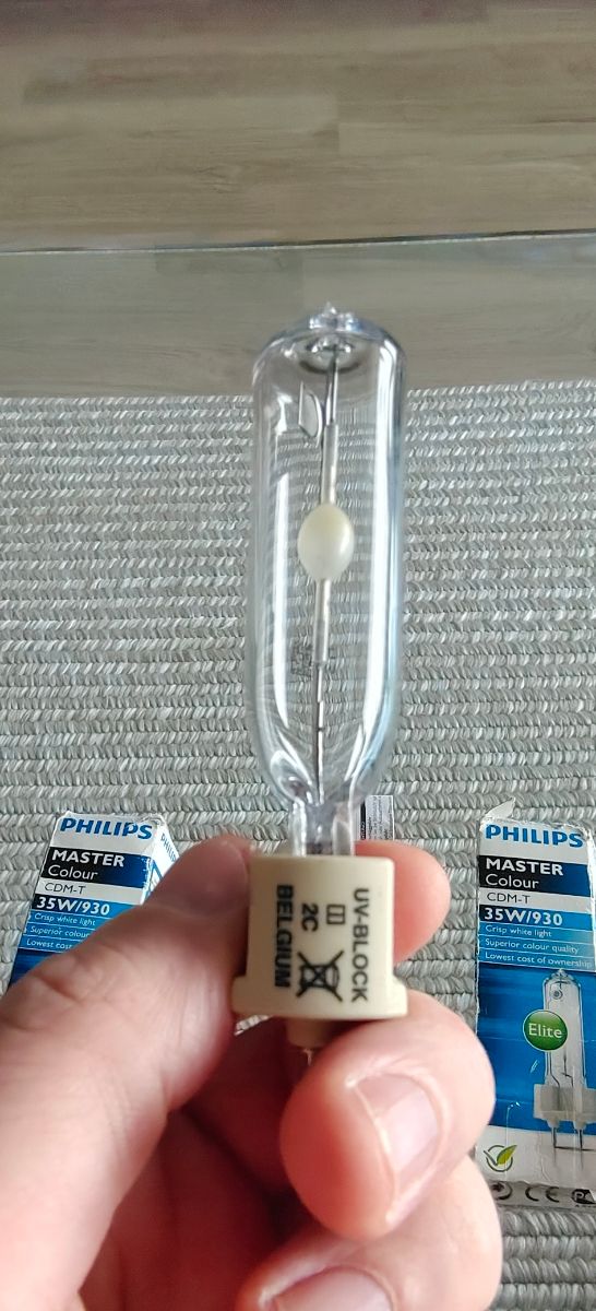 Bombilla Philips CDM-T 35W/930
