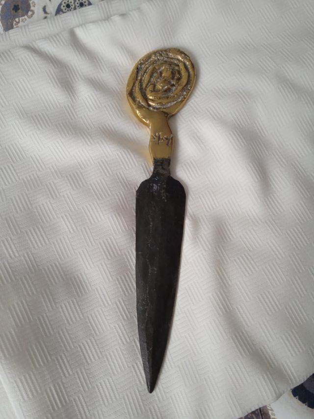 DAga  abrecartas de DAVID MARSHALL