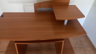 Mesa Escritorio y ordenador