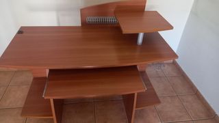 Mesa Escritorio y ordenador