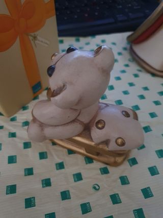 Orsetto con slitta e alberello thun