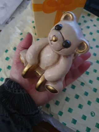 Orsetto con slitta e alberello thun