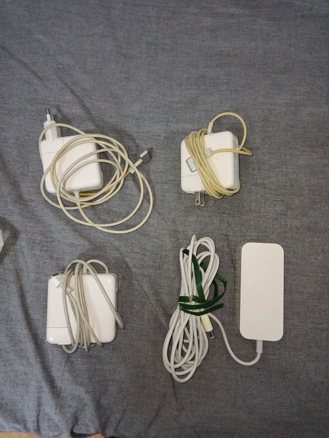 Cargadores y adaptadores Apple