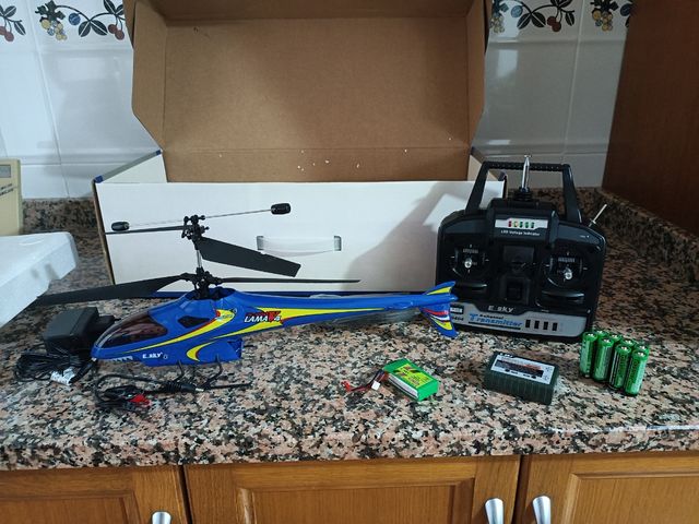 Helicóptero RC Lama V4