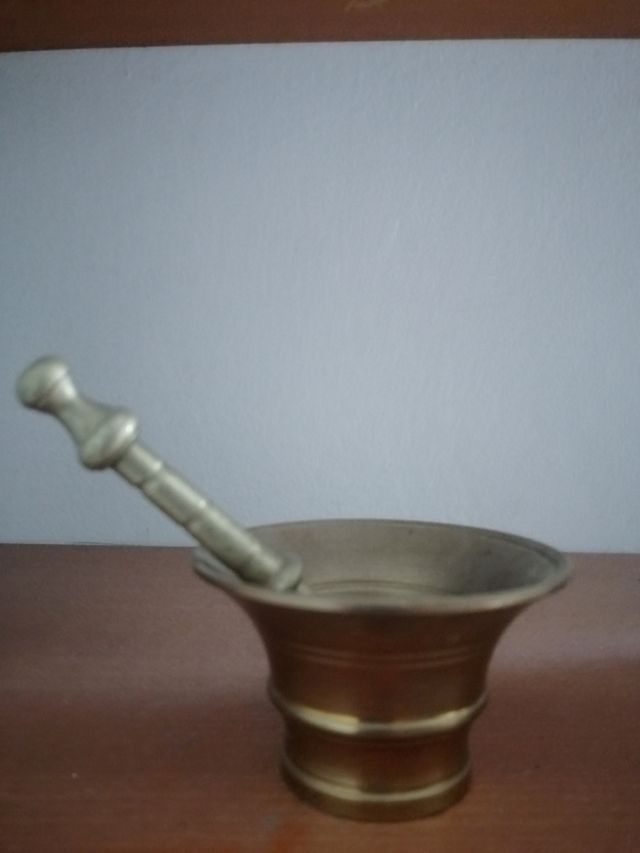 Mortero de bronce