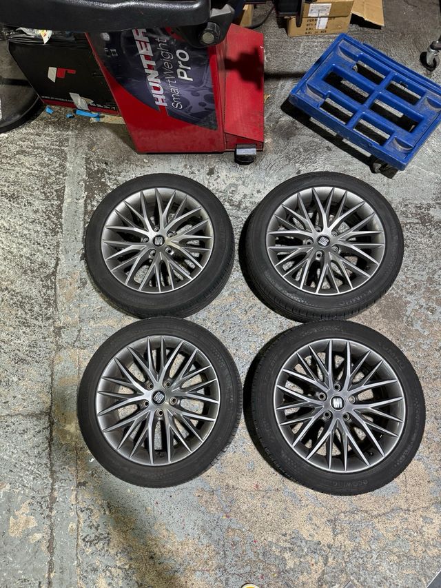 Ruedas SEAT 17” originales, neumatico al 95%