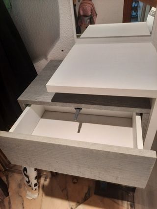 Mueble de entrada colgado