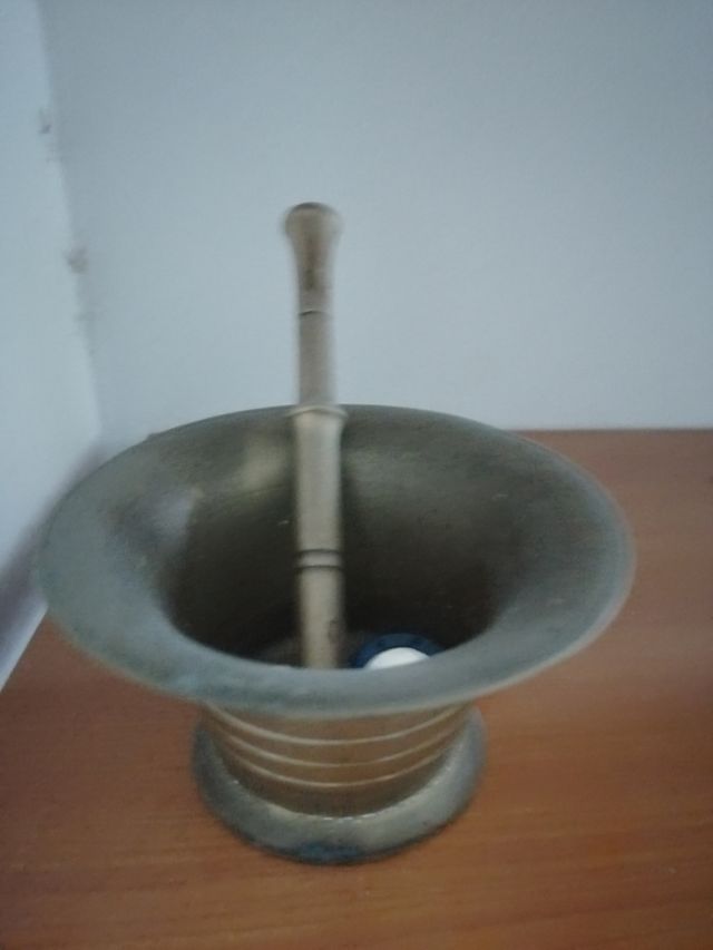 Mortero de bronce