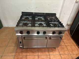 Cocina industrial 6 fogones con horno 