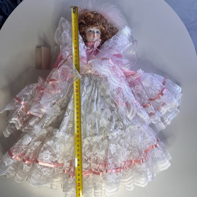 Bambola di porcellana vintage da collezione