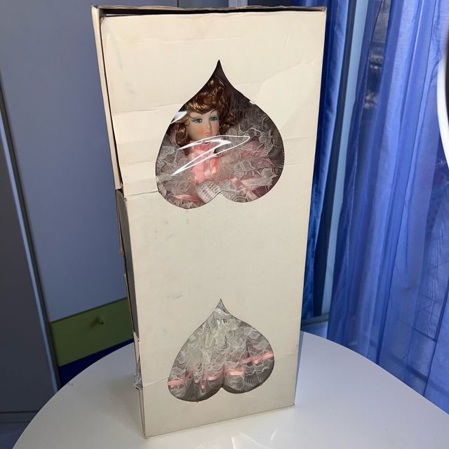 Bambola di porcellana vintage da collezione