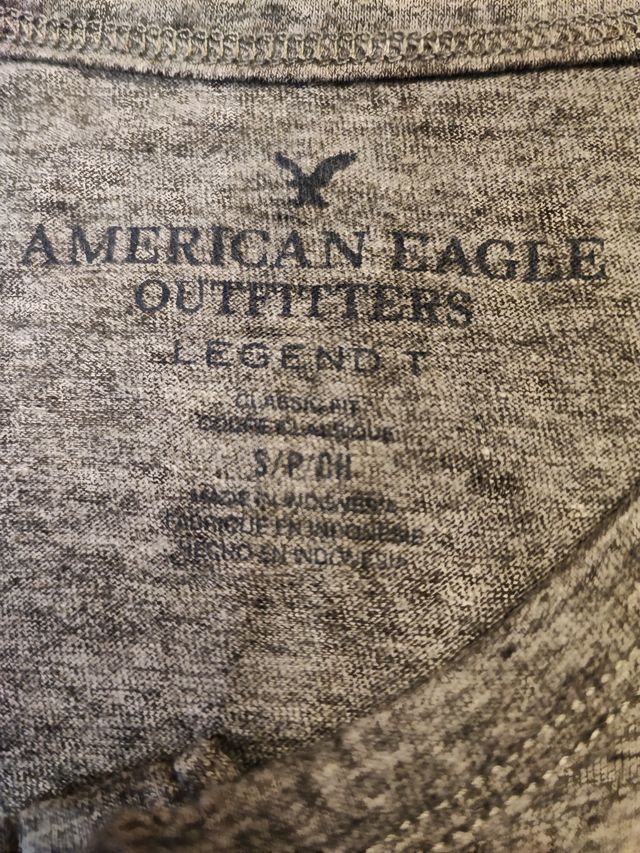 Camiseta American Eagle Outfitters