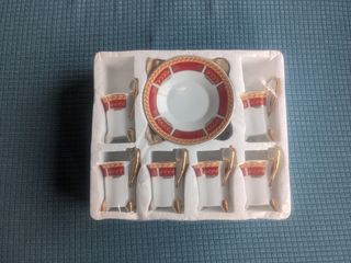 Juego de tazas ornamentadas nuevo