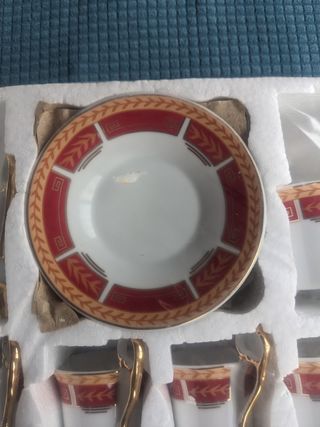 Juego de tazas ornamentadas nuevo