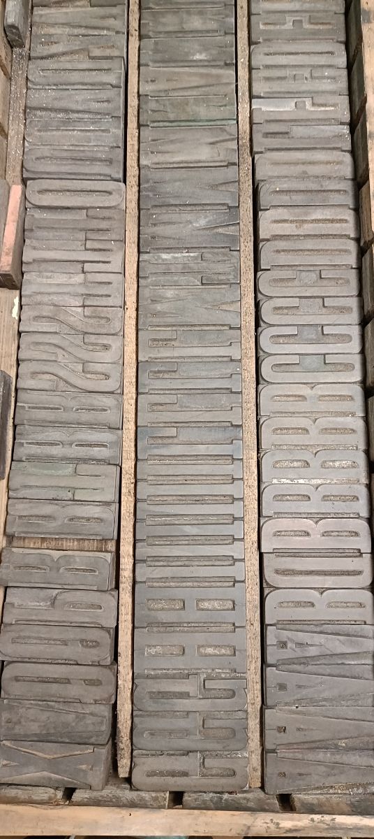 Carattere tipografia 16