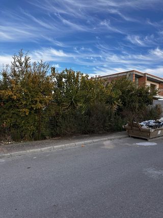 Solar urbanización Cerro Beylar