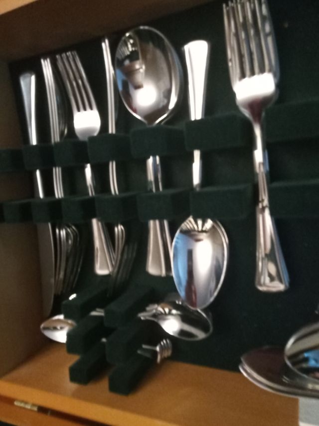 Cubertería "Arthur Price" inglesa, 84 piezas