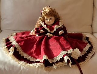 Bambola in porcellana certificata Capodimonte dipi