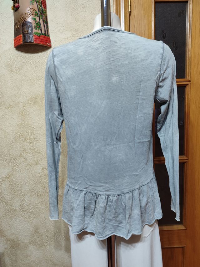 Camiseta con puntilla