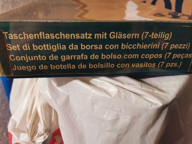 Juego de petaca, ideal para regalo.