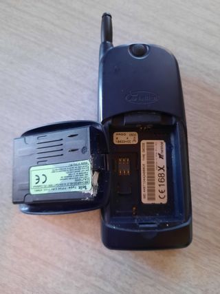 Teléfono móvil antiguo